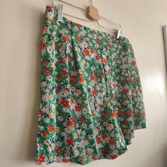 NWOT Shein Plus Curve Green Floral Flowy Shorts 1X - Picture 5 of 10